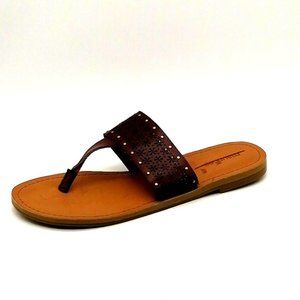 Maurices Womens Pryia Thong‎ Sandal Brown Perforated Studs Flat Heel 7M